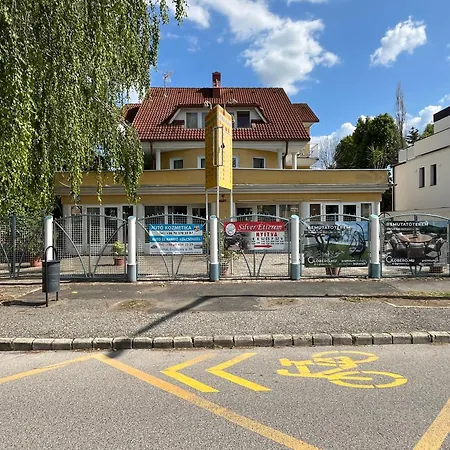 Szeplak 3*